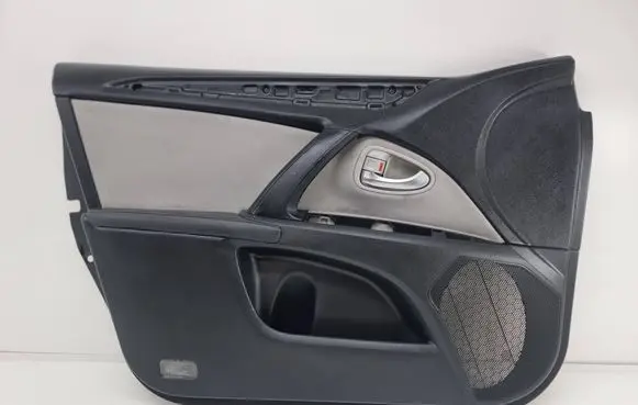 Toyota Avensis T270 Front door card panel trim 6777805040