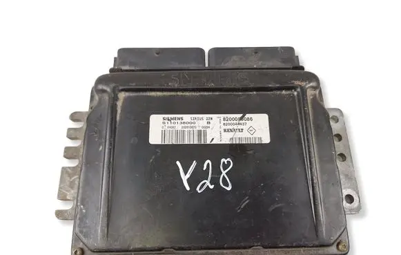Renault Megane II Engine control unit/module 8200059086 S110138000B 8200044437