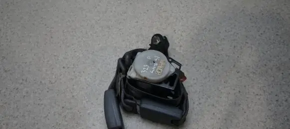 Mazda 323 F Middle seatbelt (rear) BJ3DCTR 0427190