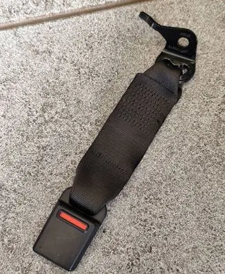 BMW 5 G30 G31 G38 Rear seatbelt buckle 7430064 631346300F 631346300