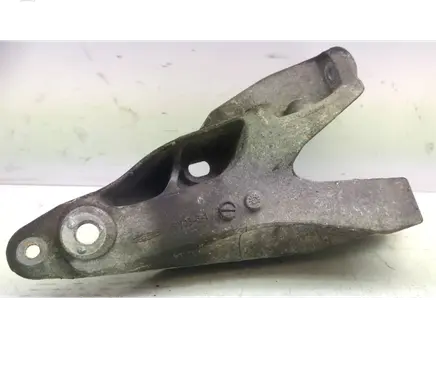 Volkswagen Transporter - Caravelle T5 Engine mounting bracket 970331