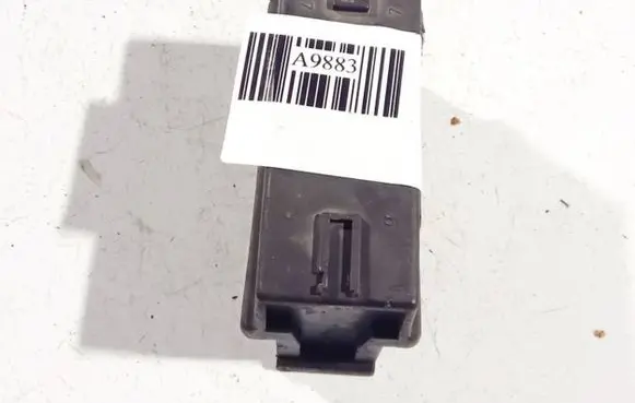 Opel Meriva A Fuse box cover 24437030