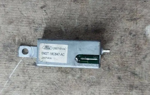 Ford S-MAX Aerial antenna amplifier 6M2T18C847AC 20071010A
