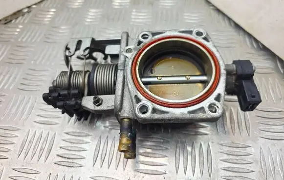 BMW 5 E39 Throttle valve 1433385 1721456 13631721456
