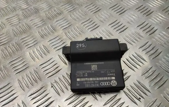 Volkswagen Touran I Gateway control module 1K0907530E 1K0907951