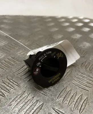 Passenger airbag on/off switch