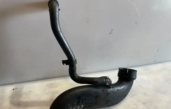 Air intake hose/pipe