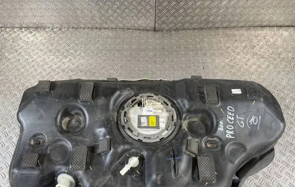 KIA Pro Cee'd III Fuel tank 31150G4000