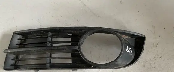Skoda Fabia Mk2 (5J) Front bumper lower grill 5J0853665A