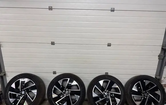 Opel Grandland X R19 alloy rim 9851867480