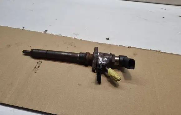 Fuel injector