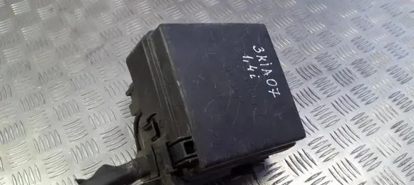 KIA Ceed Fuse box set 914001h030