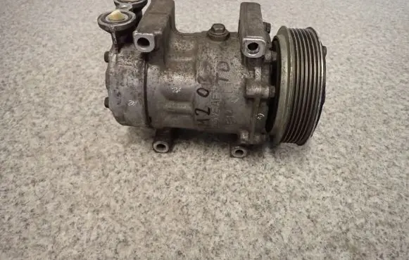 Mazda 2 Air conditioning (A/C) compressor (pump)