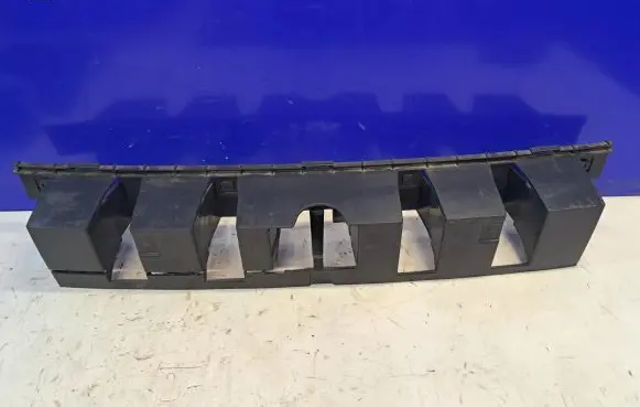 Rear bumper mounting bracket
