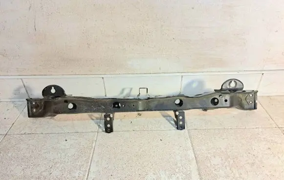 Toyota Yaris Radiator support slam panel
