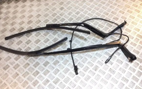 Volvo XC90 Front wiper blade arm 31391849 31391848