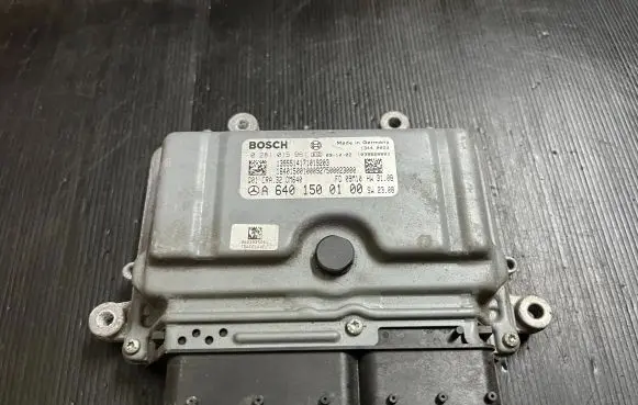 Mercedes-Benz A W169 Engine control unit/module A6401500100 0281015961 1039S28893