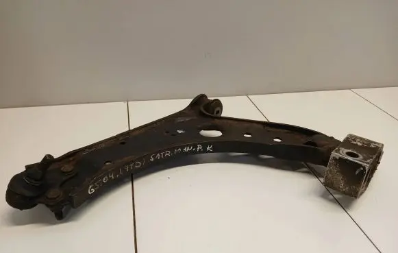 Volkswagen Golf V Front control arm
