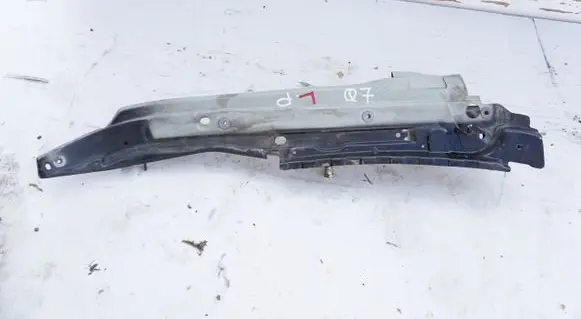 Audi Q7 4L Fender mounting bracket