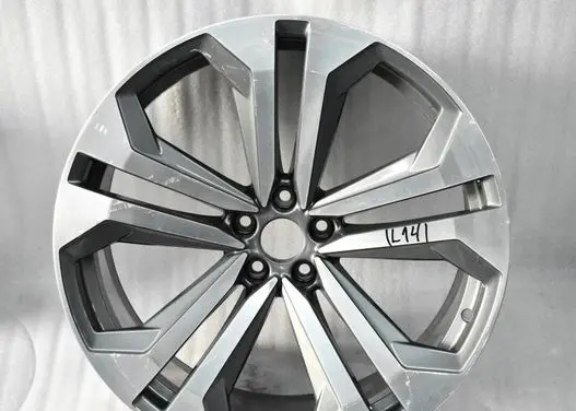Audi Q8 R22 alloy rim 4M8601025K