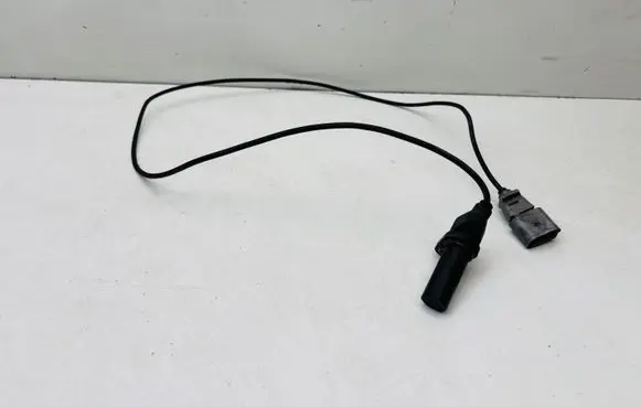 Volkswagen PASSAT B5.5 Crankshaft position sensor 038907319E