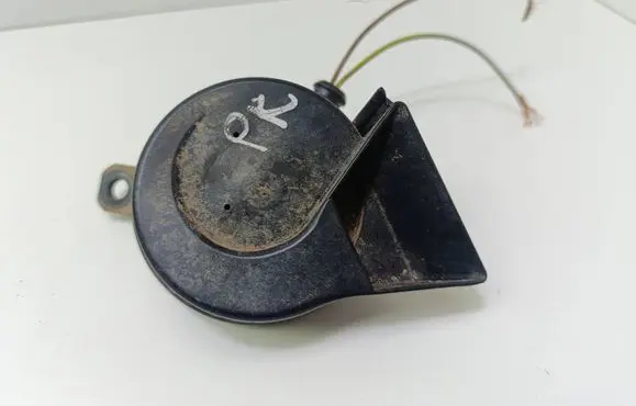 Volkswagen Polo IV 9N3 Horn signal A28657625