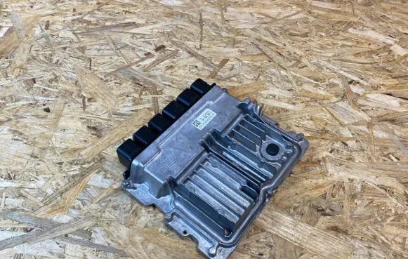 Mini Cooper Countryman F60 Engine control unit/module 5A5CDC9 0261S106CB