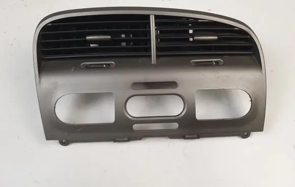 Seat Altea Dash center air vent grill 5P1819110G
