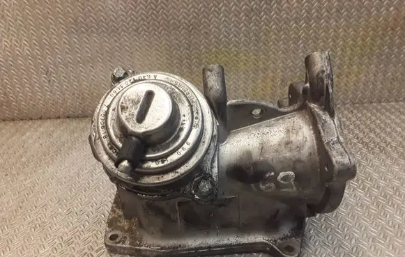 Mercedes-Benz A W169 EGR valve 6401401160 A6401401160