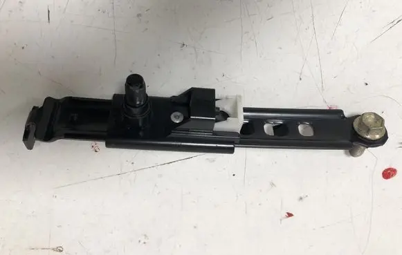 Toyota Avensis T250 Seat belt adjustment rail 
