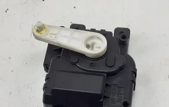 KIA Optima Air flap motor/actuator 138003990