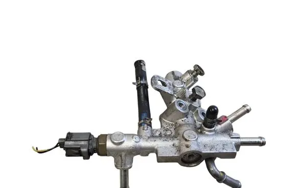 Mazda 6 Fuel distributor 