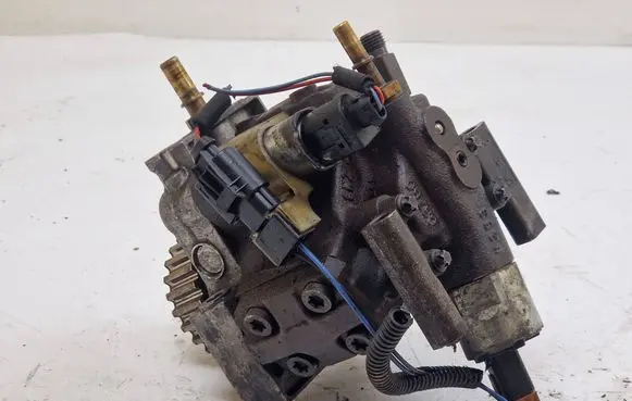 Peugeot 607 Fuel injection high pressure pump 03760