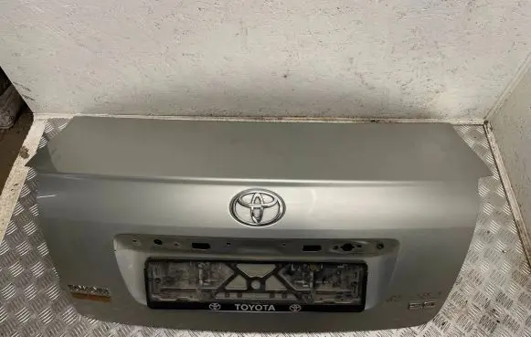 Toyota Avensis T250 Tailgate/trunk/boot lid 