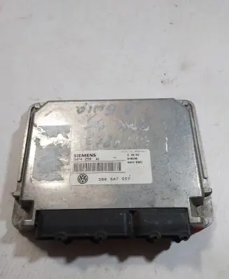 Volkswagen PASSAT B5 Engine control unit/module 3B0907557 648500 5WP4250