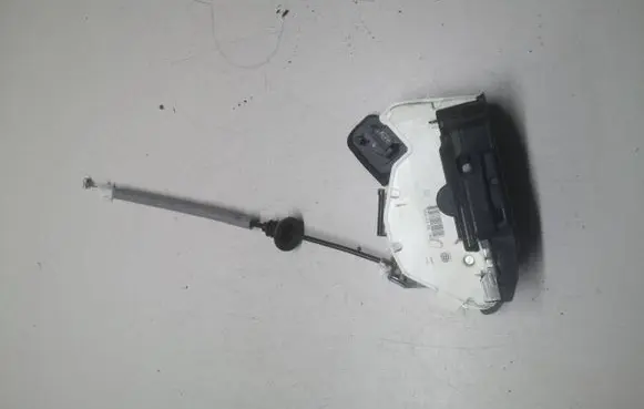 Seat Toledo IV (NH) Rear door lock 5E0839015A A046465
