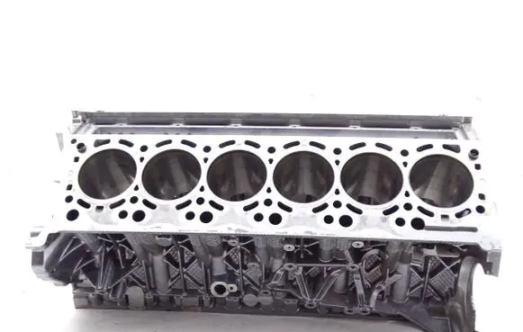 BMW 7 G11 G12 Engine block 8623322
