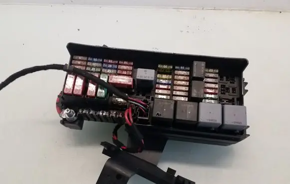 Mercedes-Benz R W251 Fuse module A1645403072