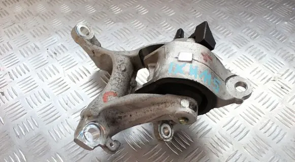 Honda Civic IX Engine mount bracket