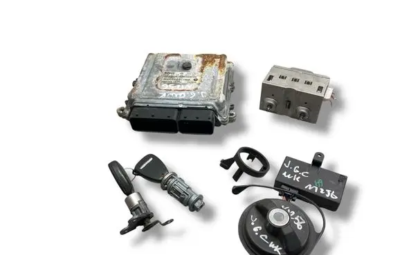 Jeep Grand Cherokee (WK) Engine ECU kit and lock set 0281013360 1039S13924 P56044189AJ