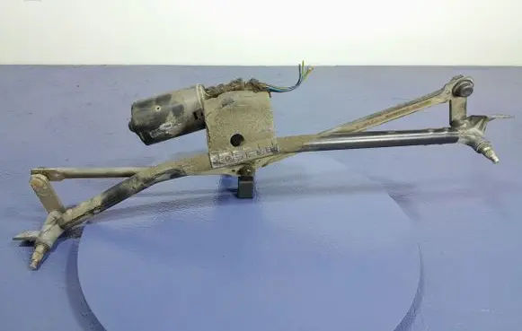 Audi 80 90 S2 B4 Front wiper linkage and motor 0390241097
