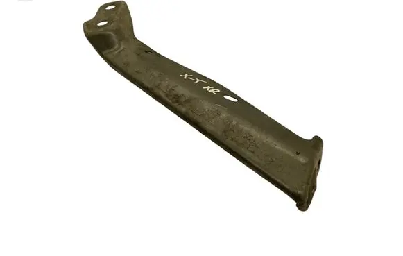 Nissan X-Trail T30 Fender mounting bracket