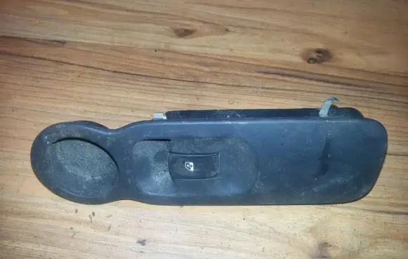 Renault Modus Electric window control switch 8200278436