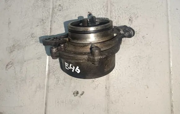 BMW 3 E46 Vacuum pump 72817601B