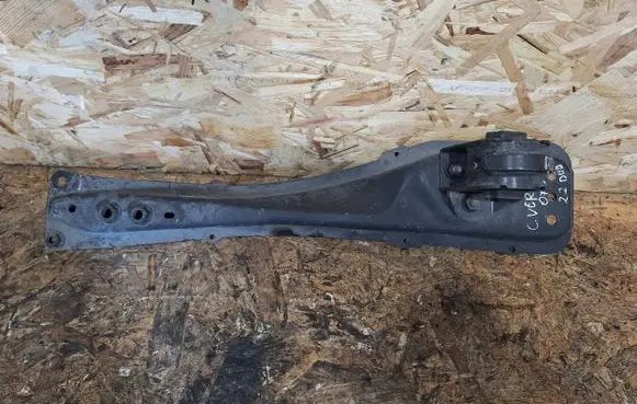 Toyota Corolla Verso AR10 Engine mount bracket