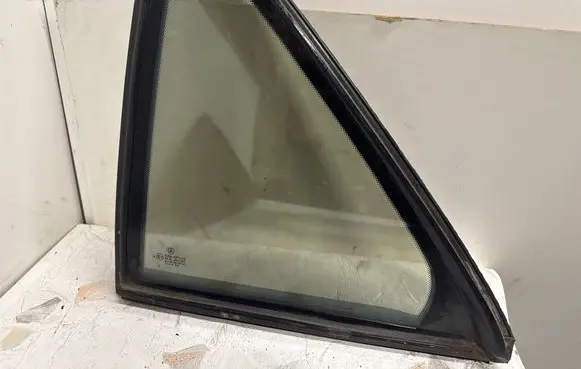 Mercedes-Benz S W140 Rear vent window glass AS2M440DOT25