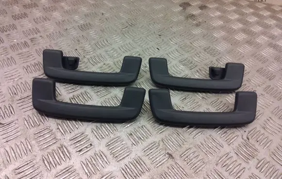 Cupra Formentor A set of handles for the ceiling 