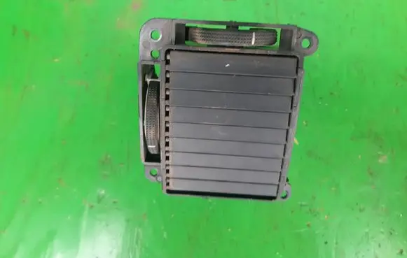 Hyundai Getz Dashboard side air vent grill/cover trim
