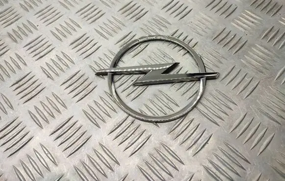 Opel Vivaro Manufacturer badge logo/emblem 