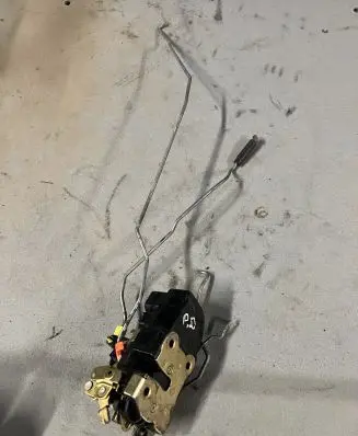 Chrysler Grand Voyager IV Front door lock